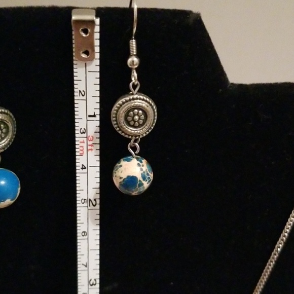 Turquoise earrings and blue lapis necklace - Picture 6 of 7